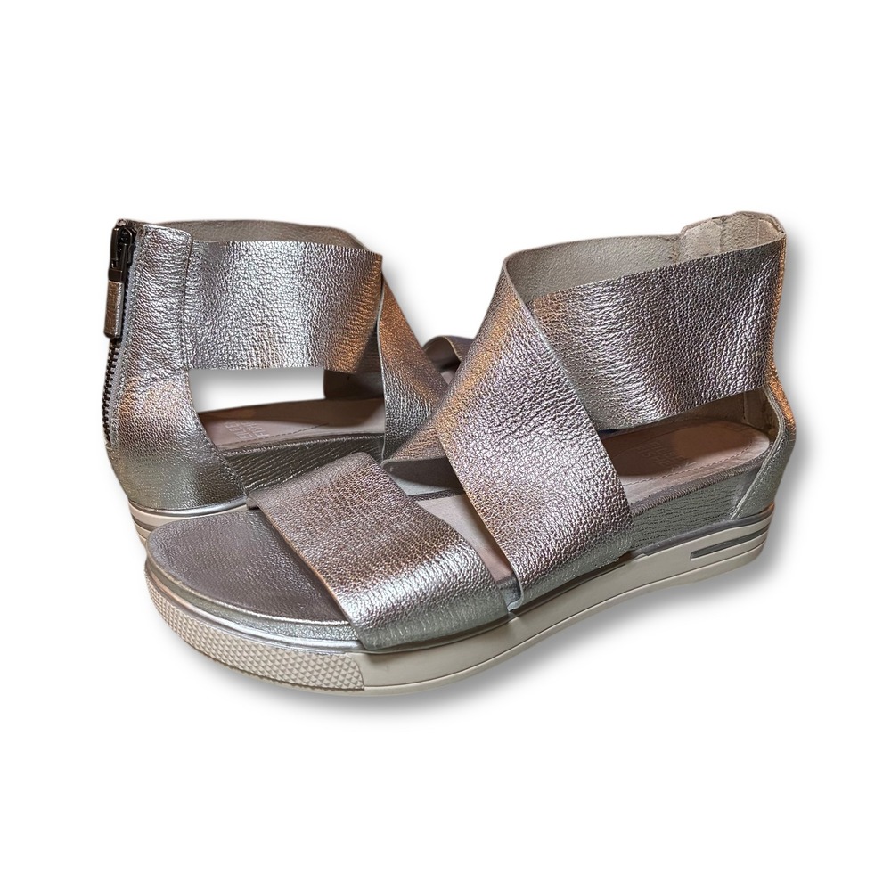 Eileen Fisher Sport Tumbled Metallic Silver Leather Sandals Women's 6